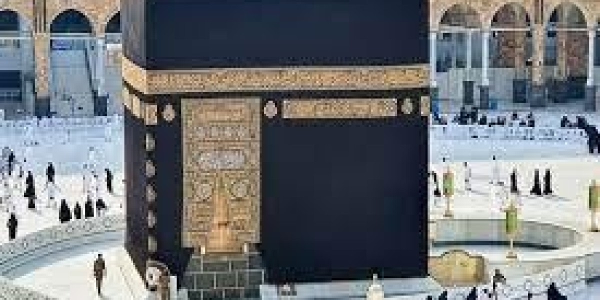 How to Plan Your Umrah Trip with a Family-Friendly Package