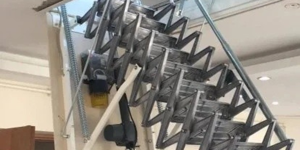 makaslı çatı merdiveni