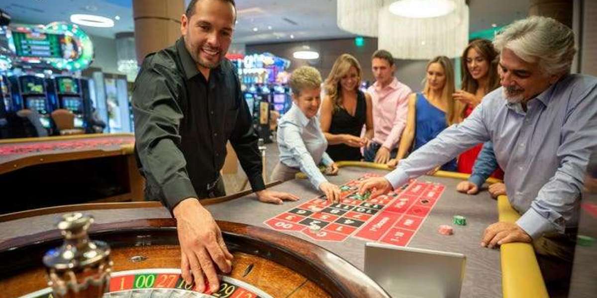 How Seasonal Promotions Keep Casino Gambling Platforms Active All Year