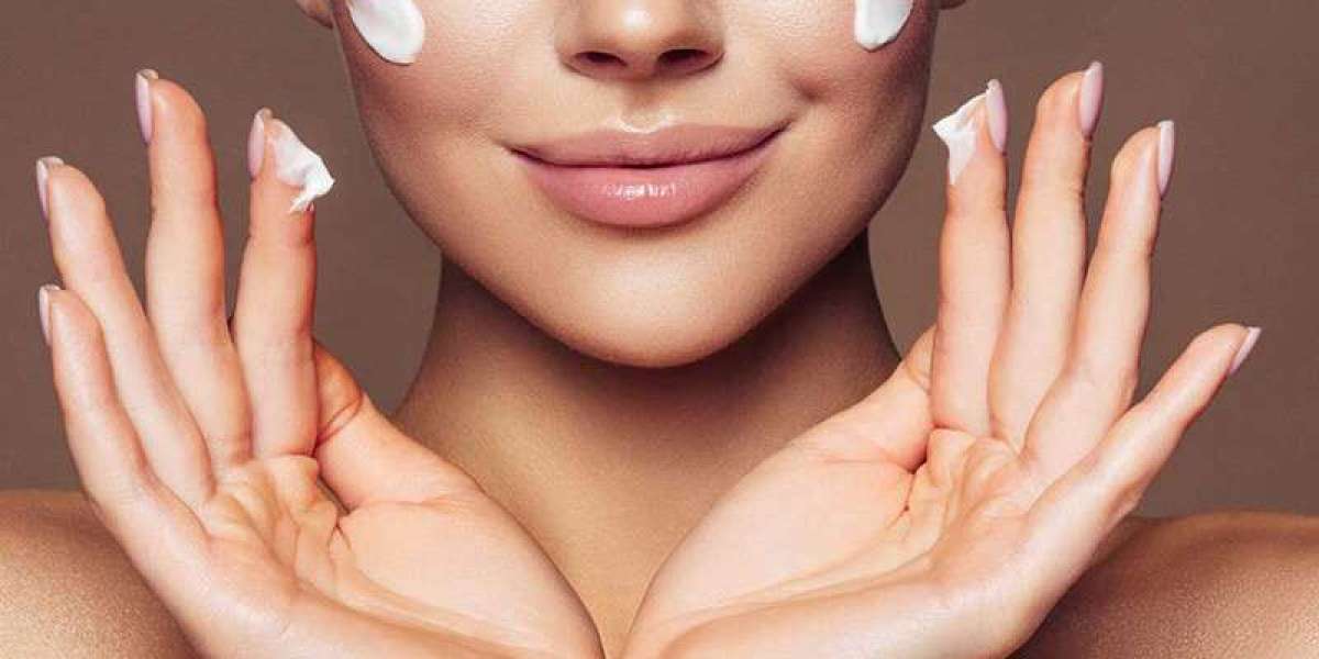 Quench, Repair, Glow – Inside the Intense Pro Moisturising Gel