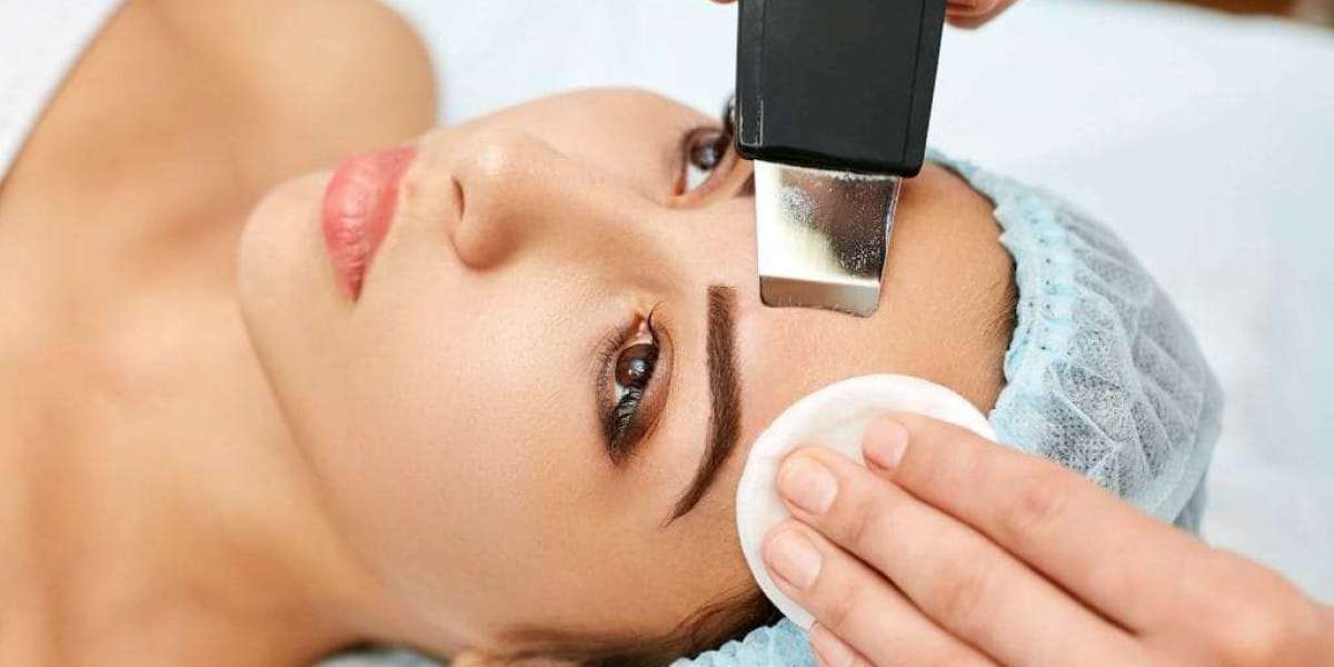 Why Is Deep Cleansing Facial with Extraction in Dubai Trending Now?