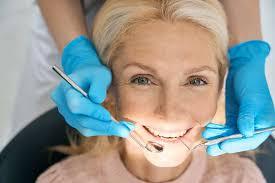 What to Know Before Choosing Full Mouth Dental Implants | SocialyTime