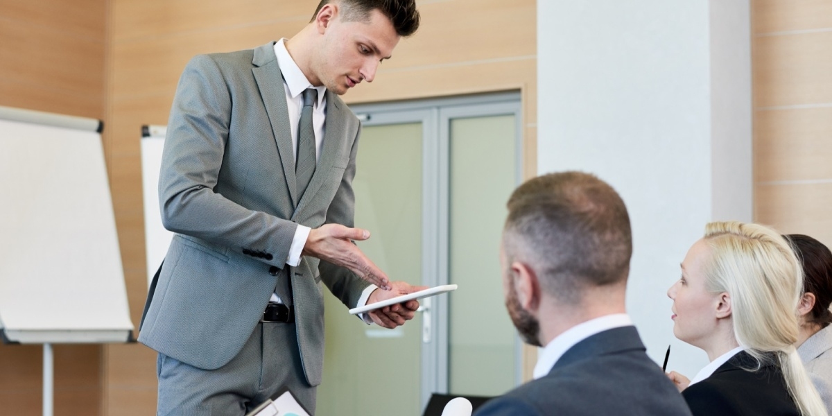 How Coaching Helps Directors Avoid Reactive Decision-Making