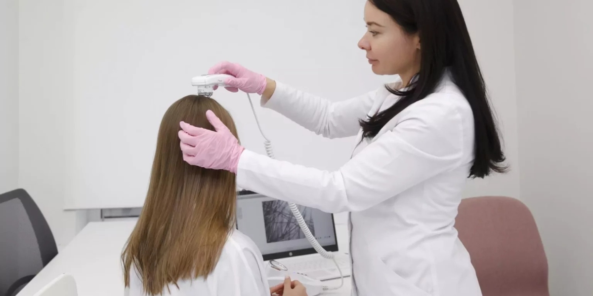 Key Credentials That Indicate a Skilled and Experienced Trichologist