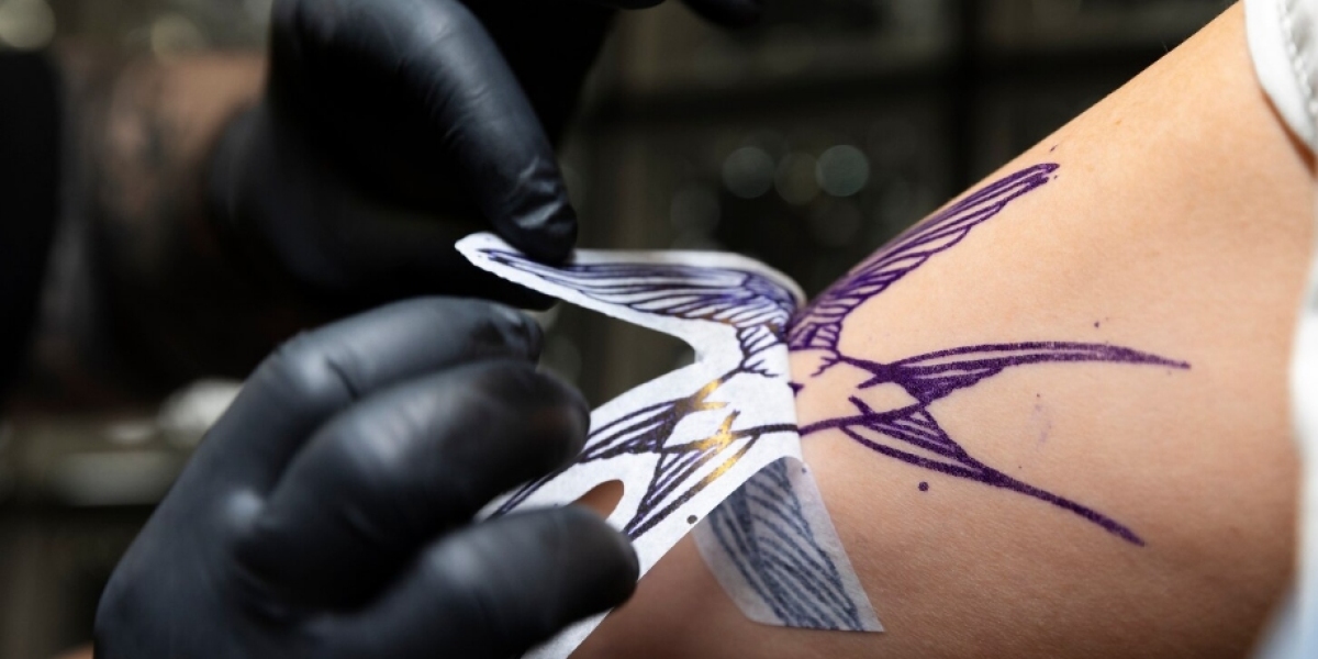 What Nervous Clients Can Expect at a Tattoo Studio Bath