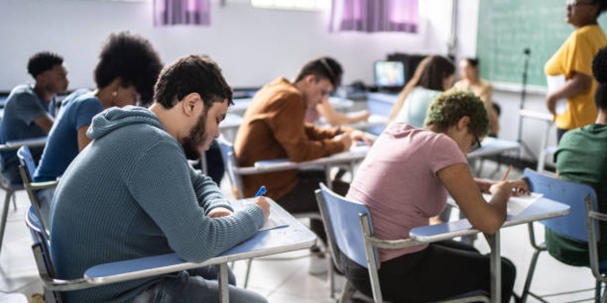 Prepare Confidently with CLAT Coaching in Mukherjee Nagar by BST Competitive Law for Future Legal Career Success