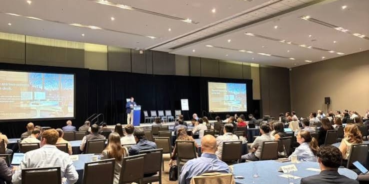 Understanding Modern Customer Journeys in a Connected Marketplace