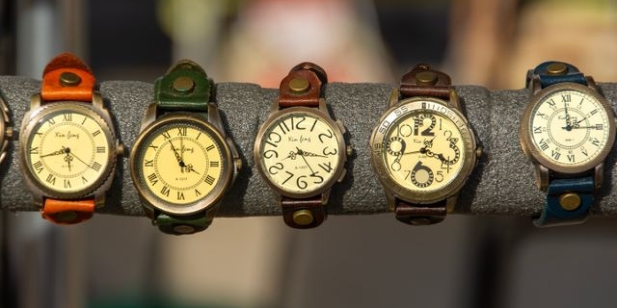 Exploring the Growth of the Global Jewelry and Watches Steam Cleaners Market