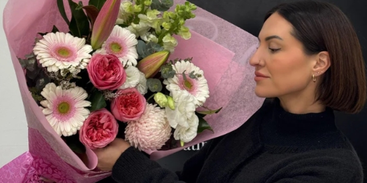 From Thoughtful Gestures to Grand Celebrations, Let Flowers Set the Mood