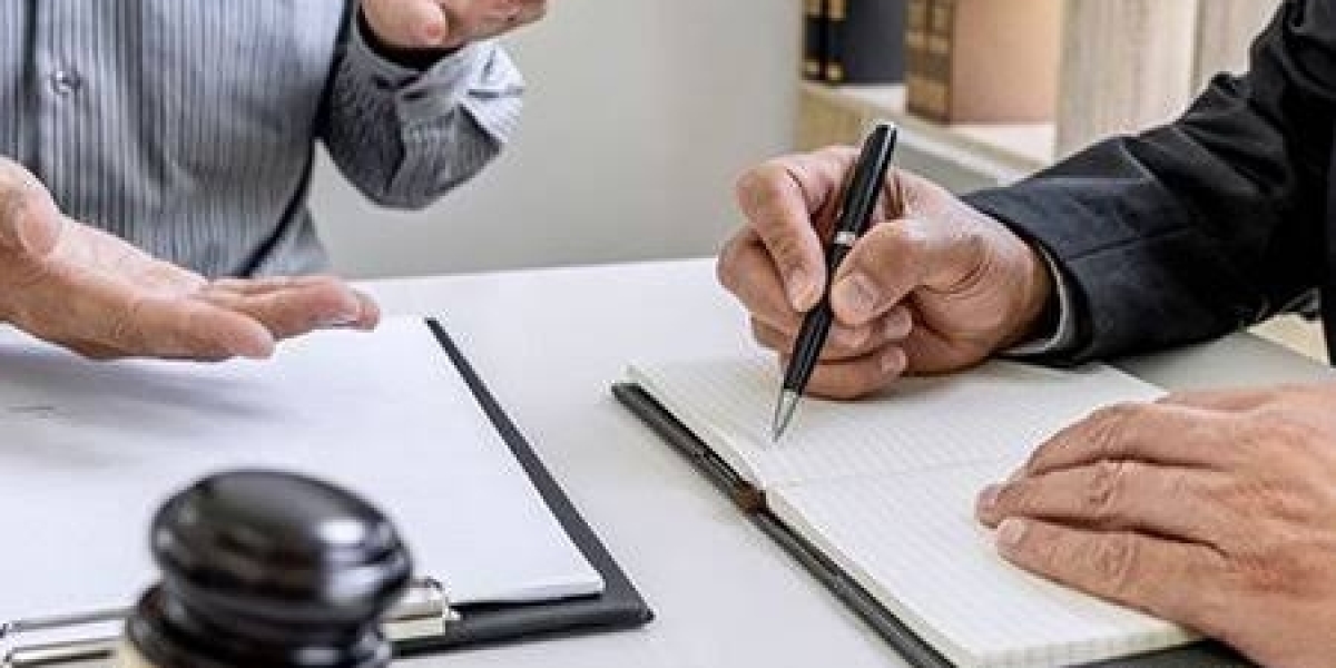 Understanding the Role of a Litigation Lawyer in Singapore